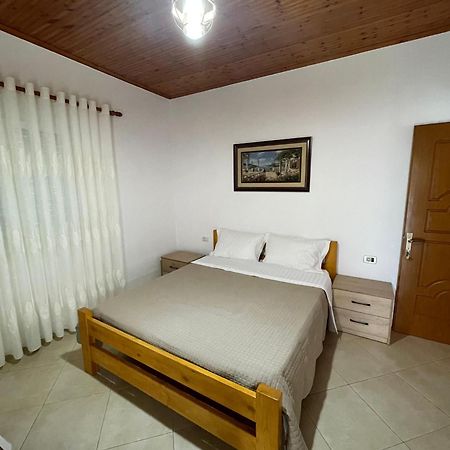 Rent Rooms Sakolli Berat Exterior photo